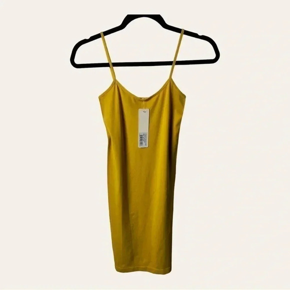 1711. YELETE SLIP DRESS MUSTARD IN COLOR ONE SIZE SPAGHETTI STRAPS SOFT - Picture 3 of 12